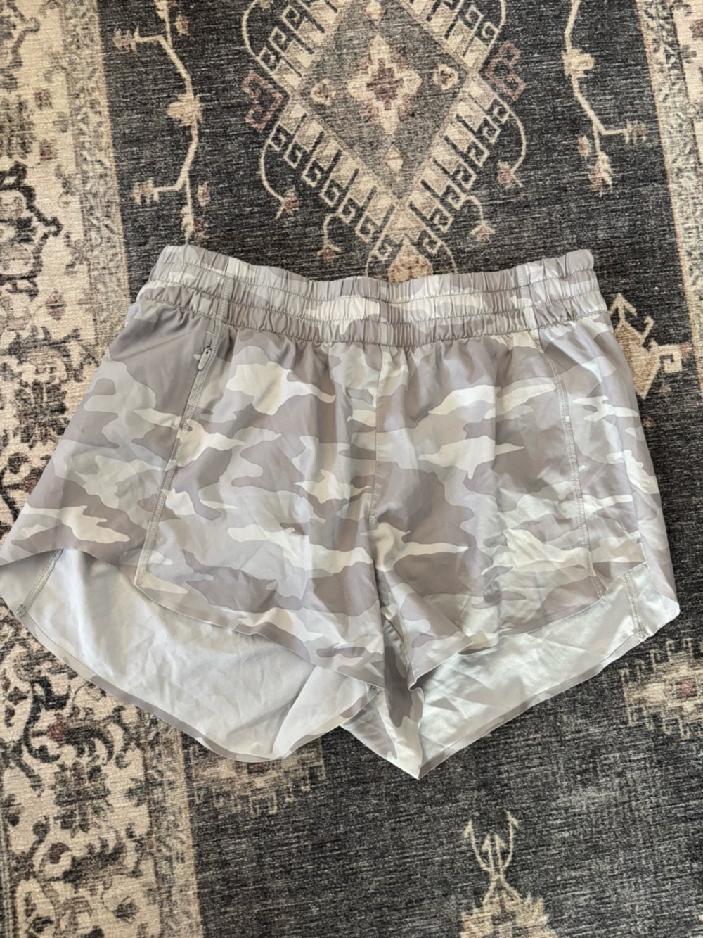 Athleta | Beige Hustle 3 Inch Camouflage Athletic Shorts | Size XS